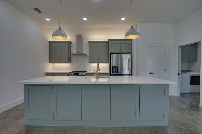 Building Photo - 106 Cardinal Wds