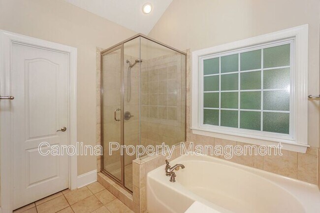 Building Photo - 181 Streamside Pl