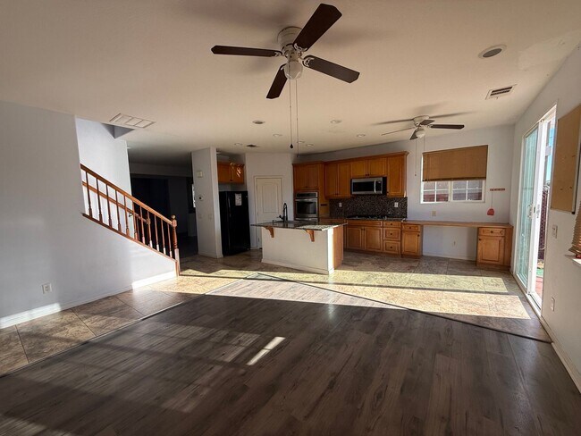 Building Photo - Resort Living at The Lakes Community in Menifee!—5 Bedrooms 3 Baths.