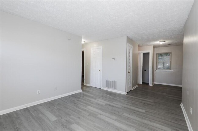 Building Photo - 2829 Belvedere Ln