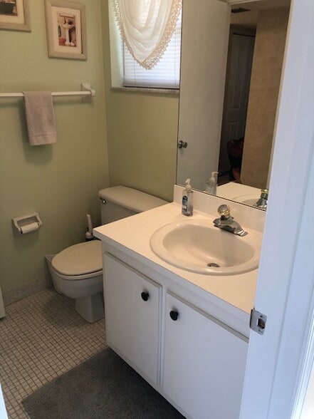 Half bath - 9325 Lagoon Pl