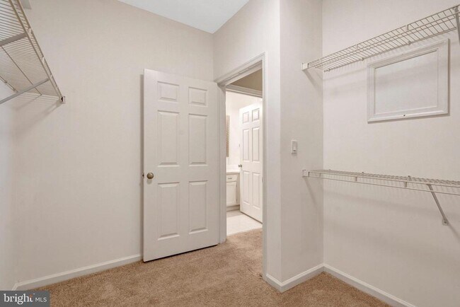 Building Photo - 1701 Lake Shore Crest Dr