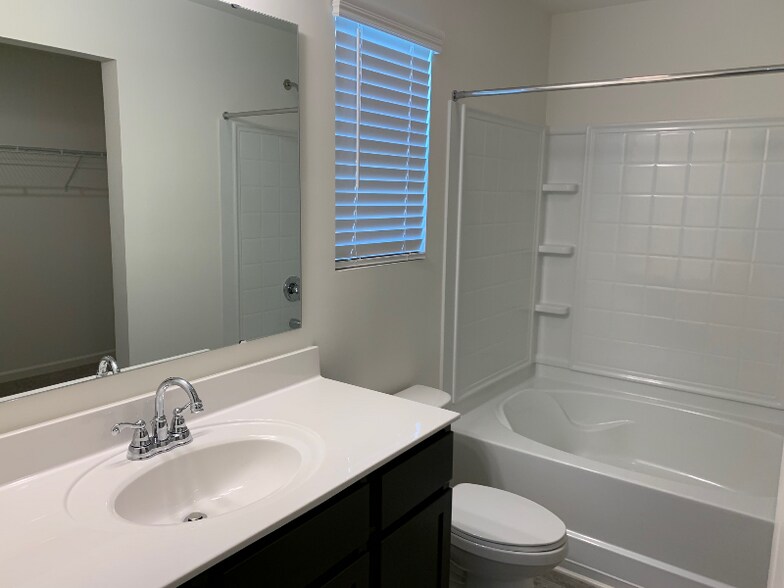 Building Photo - 3852 Tersk Dr