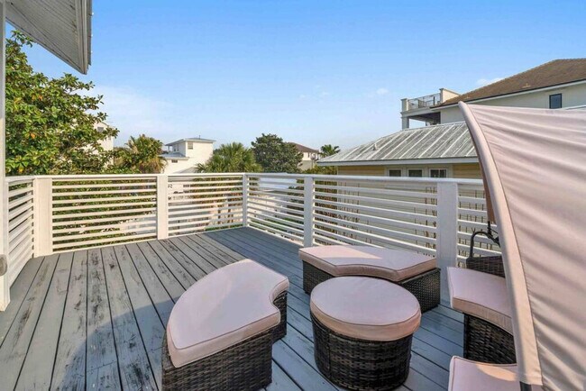 Building Photo - 61 Sunfish St