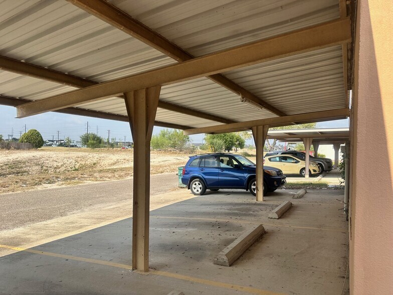 Building Photo - 4501 N 25th Ln