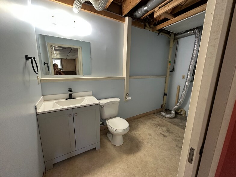 Building Photo - 5704 Selfridge Blvd