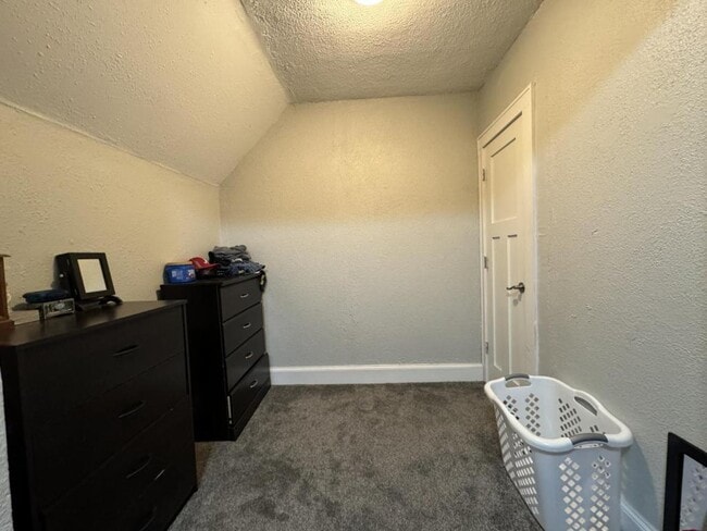 Building Photo - 1924 Banks Ave