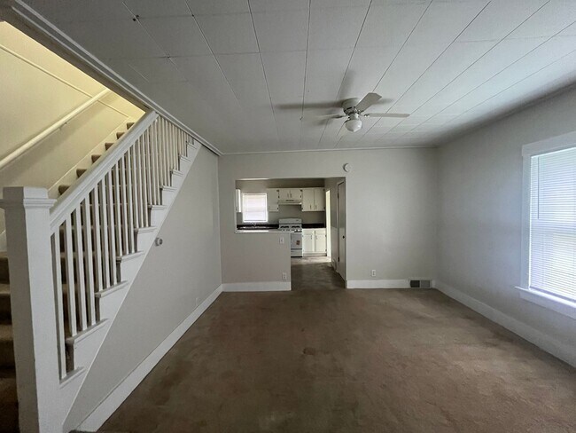 Building Photo - Fremont St 2318-2320