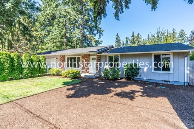 Building Photo - Garden Home Charmer