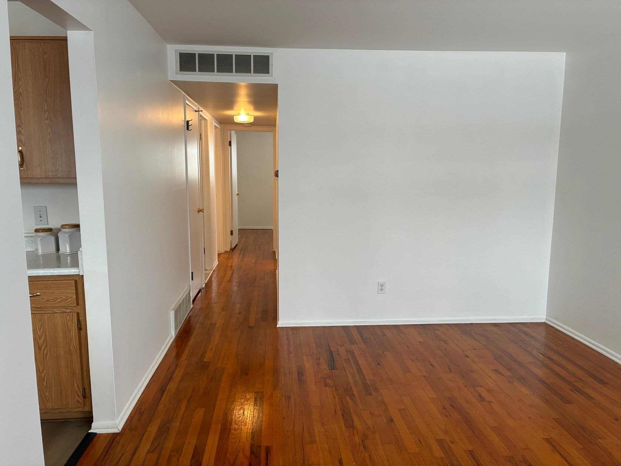 Building Photo - 1353 Stewart Ave