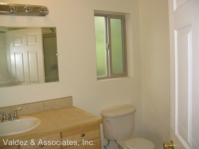 Building Photo - 717 Camino Porvenir