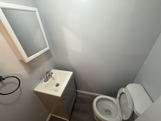 Building Photo - 1138 Princess Ave