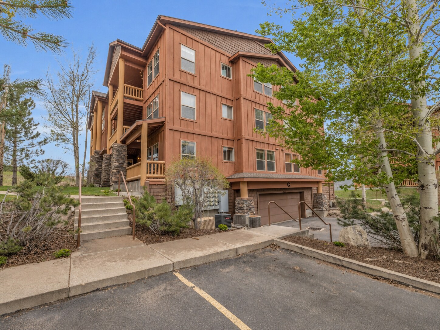 Building Photo - 1800 Fox Bay Dr