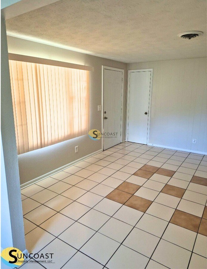 Building Photo - 454 Gano Ct