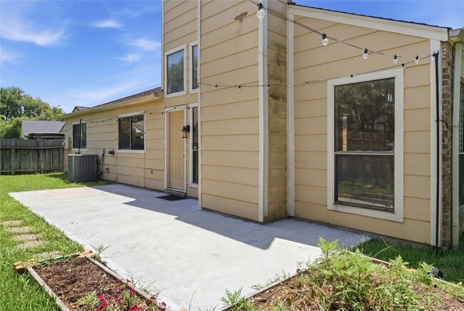 Building Photo - 2019 First Crossing Blvd