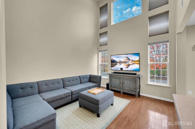 Building Photo - 304 Cambridge Dr