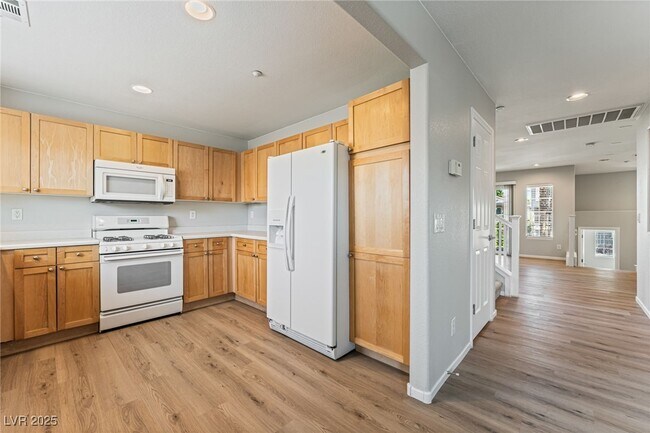 Building Photo - 9164 Enticing Ct