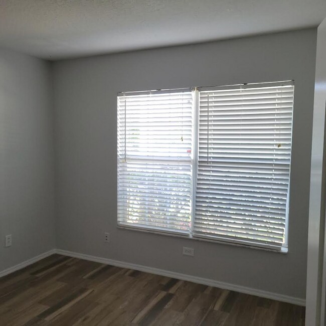 Building Photo - 5057 Gandross Ln