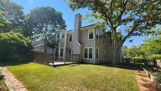Building Photo - 1585 Devon Way