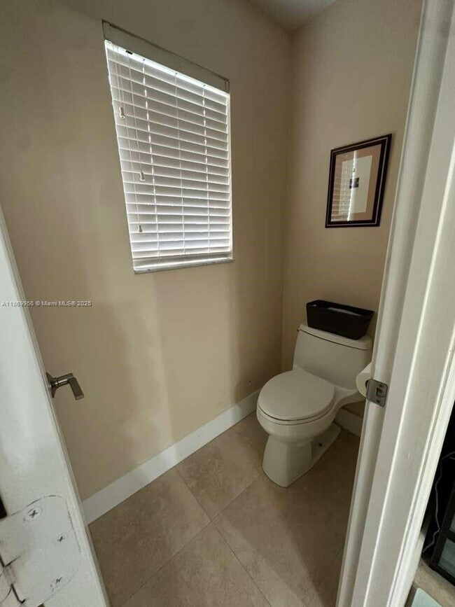 Building Photo - 1063 Sunflower Cir