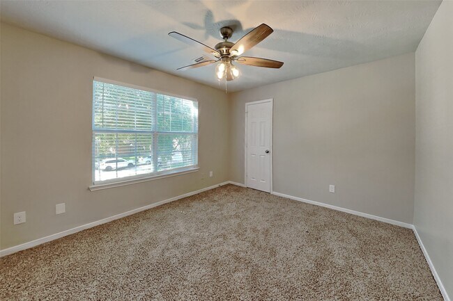 Building Photo - 17903 Timber Crossing Ln