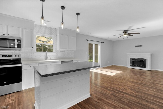Building Photo - 4 br, 3 bath House - 8647 Eagles Nest Dr