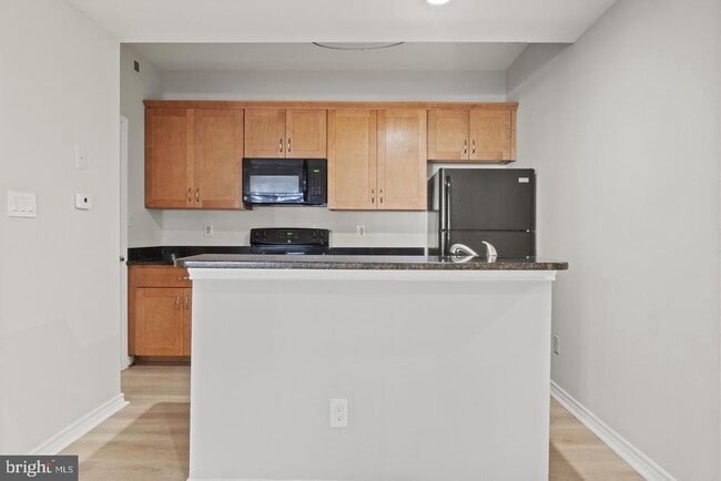 Building Photo - 3909 Penderview Dr