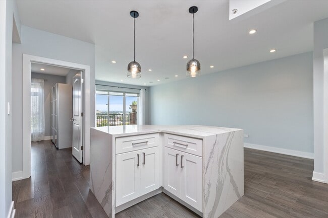 Building Photo - 635 Perrie Dr