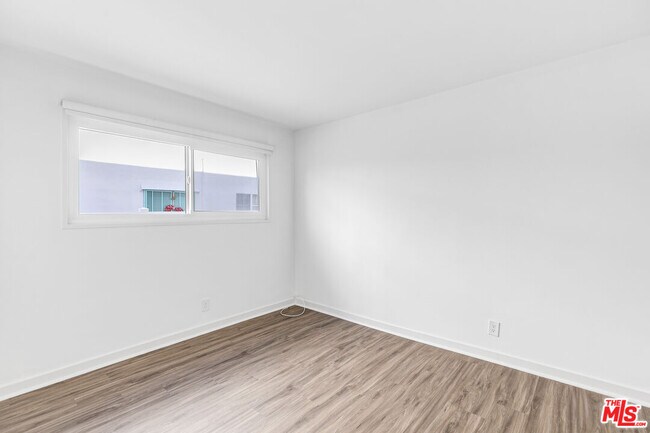 Building Photo - 1323 11th St