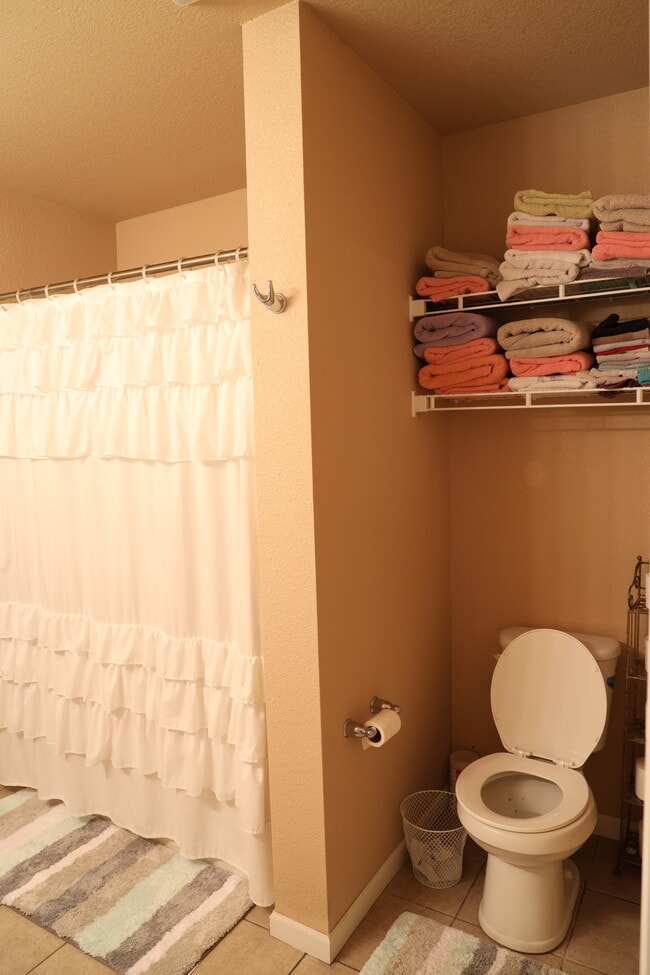 Building Photo - 131 Edna St