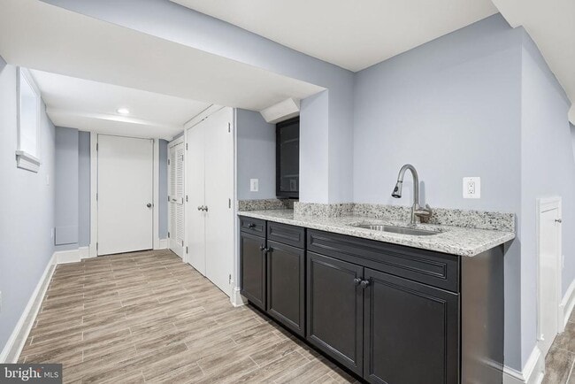 Building Photo - 2111 32nd Pl SE