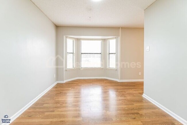 Building Photo - Move-In Ready Gem with Massive Fenced Yard & Private Deck!