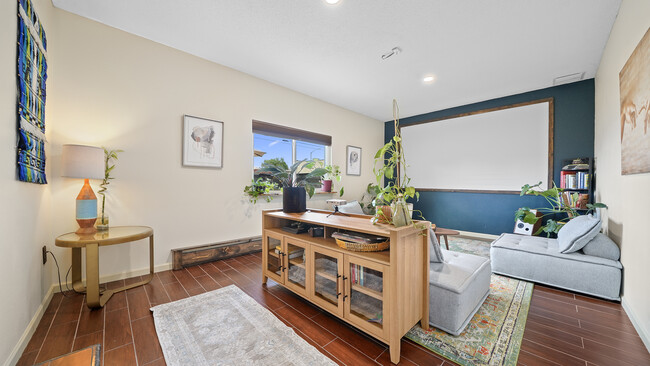 Movie Lounge Room with Small Library / Sound System and Board Games - 599 Sycamore Ct