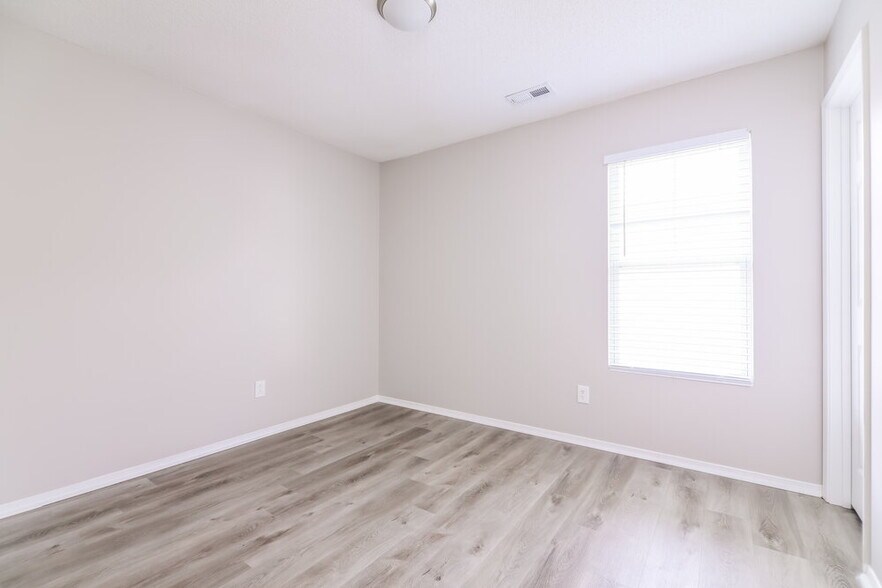 Building Photo - 3168 Varcroft Rd