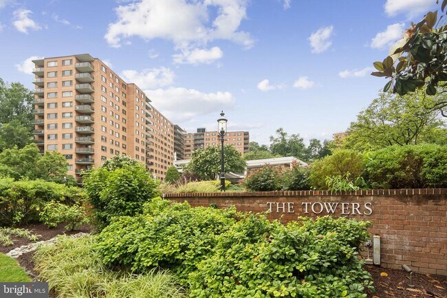 Building Photo - 4201 Cathedral Ave NW