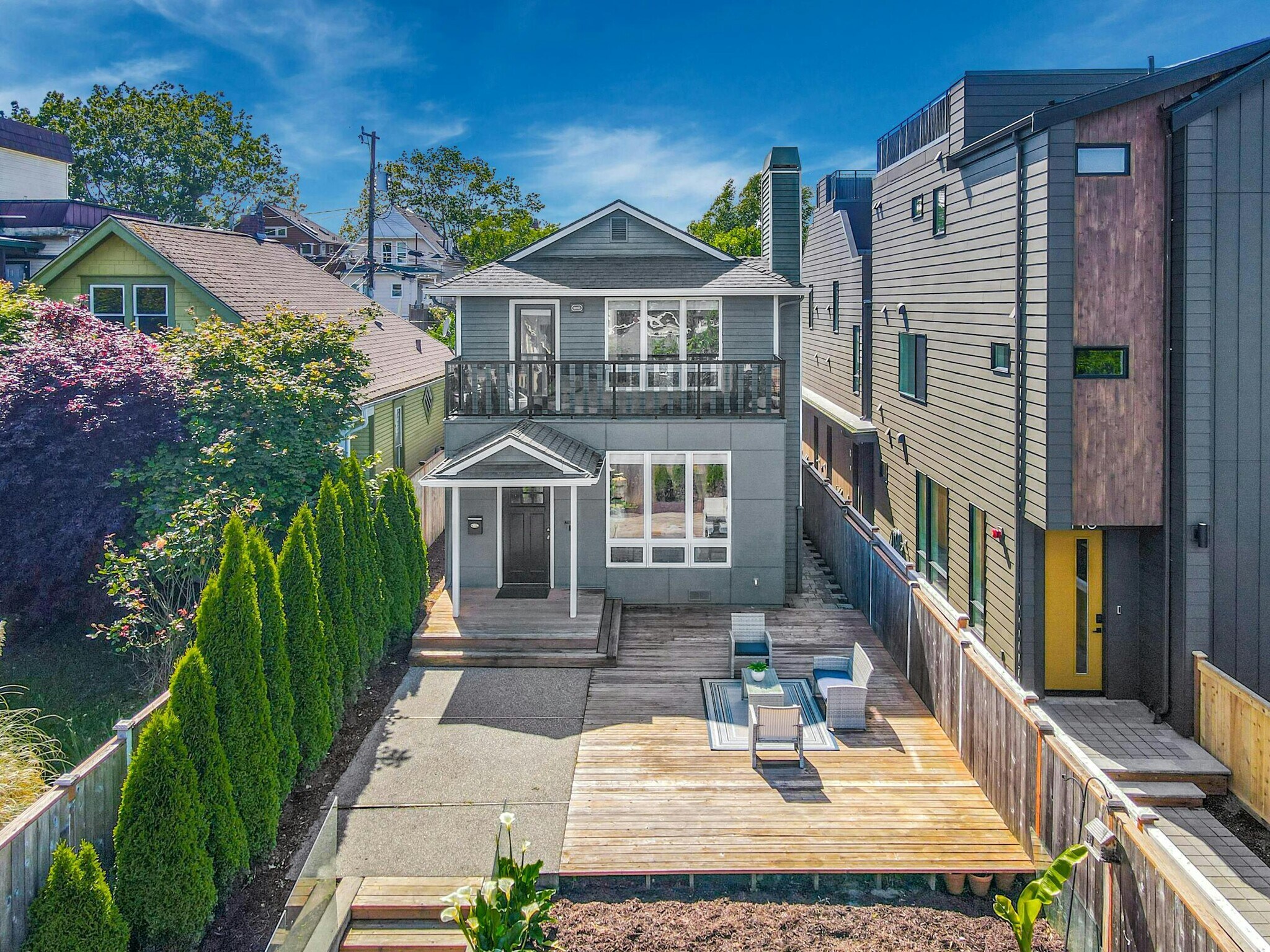 Building Photo - 2111 6th Ave W