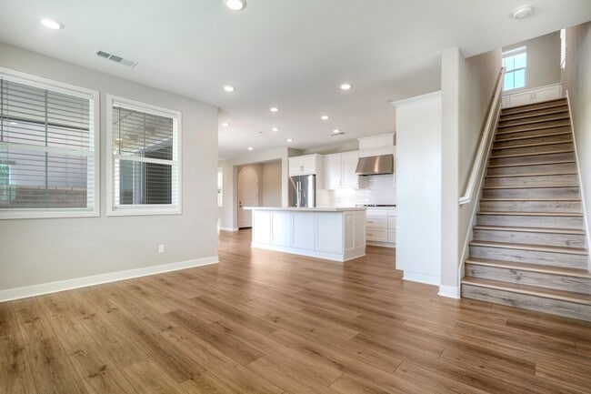 Building Photo - 6675 Agave Cir