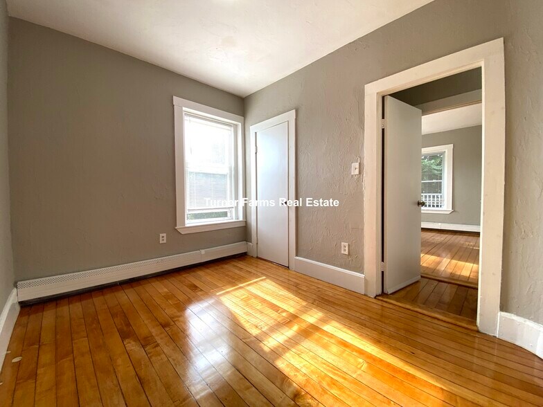 Building Photo - 270 Bowdoin St