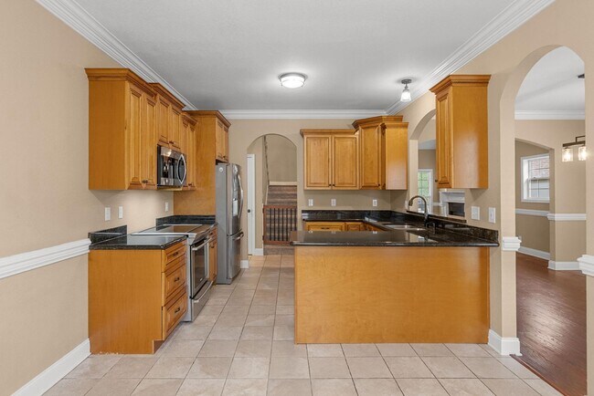 Building Photo - Pet Friendly in Sango!