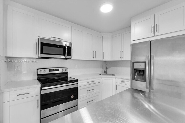 Building Photo - 6514 SW 128th Pl