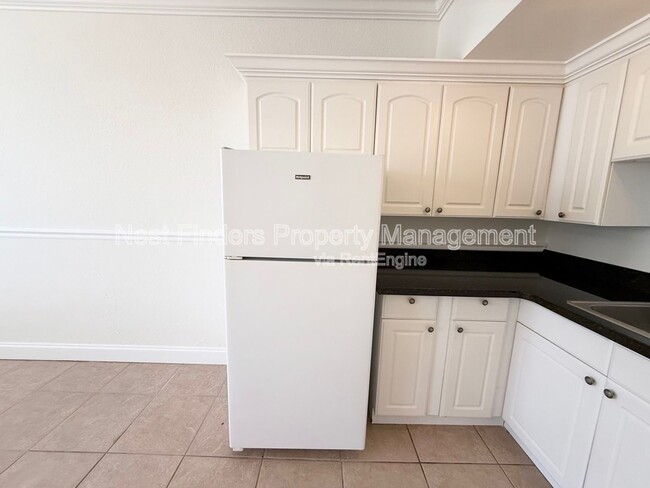 Building Photo - 311 E Ashley St