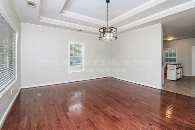 Building Photo - 134 N Alexander St NE