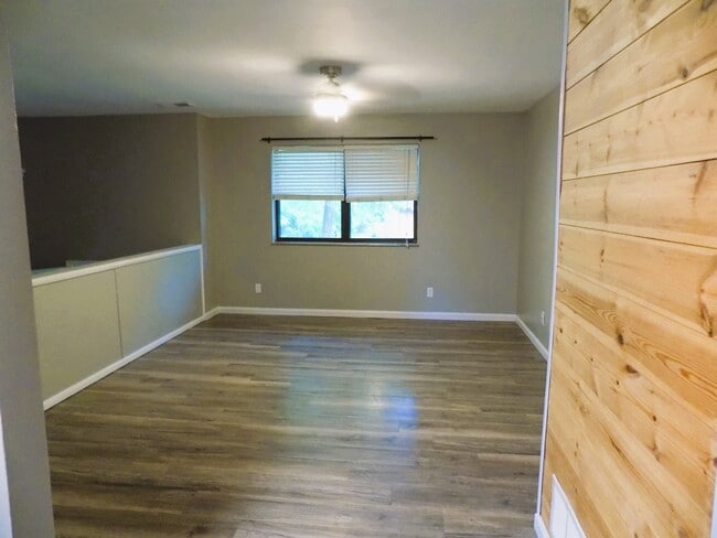Building Photo - 115 Belmont Dr