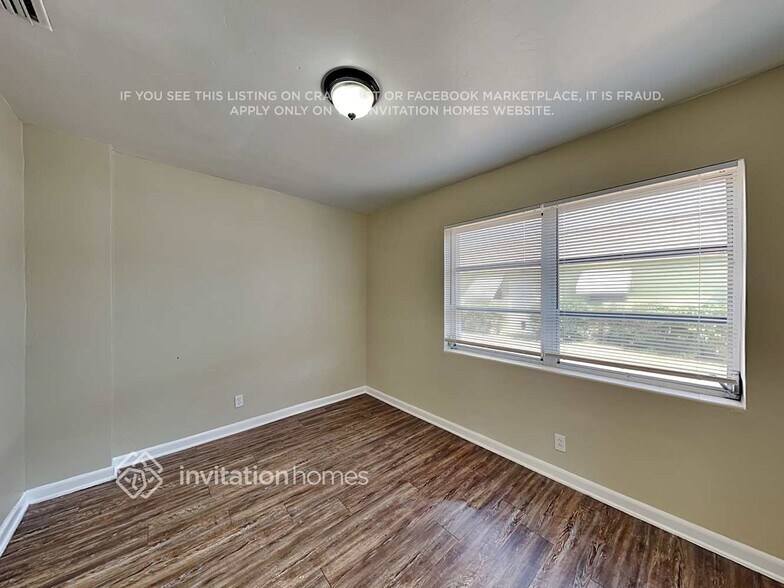 Building Photo - 1521 20th Ave N