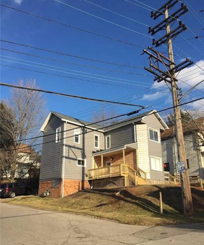 Primary Photo - 802 Spruce St