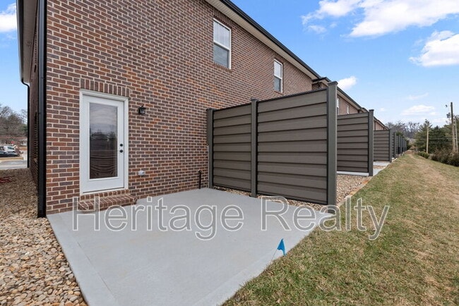 Building Photo - 7226 Sassafras Way