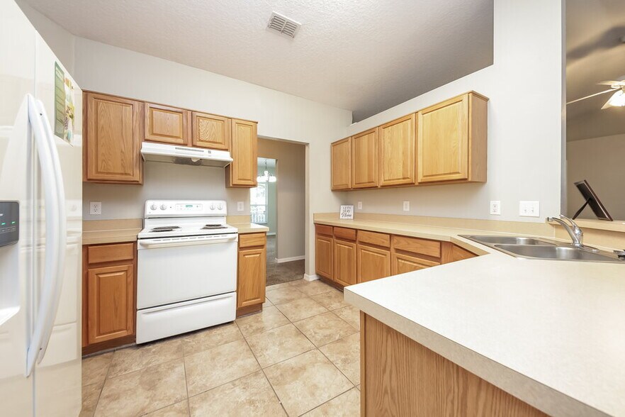 Building Photo - 1228 Mt McKinley Ct