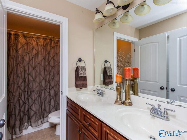Building Photo - 25753 Summerwood Dr