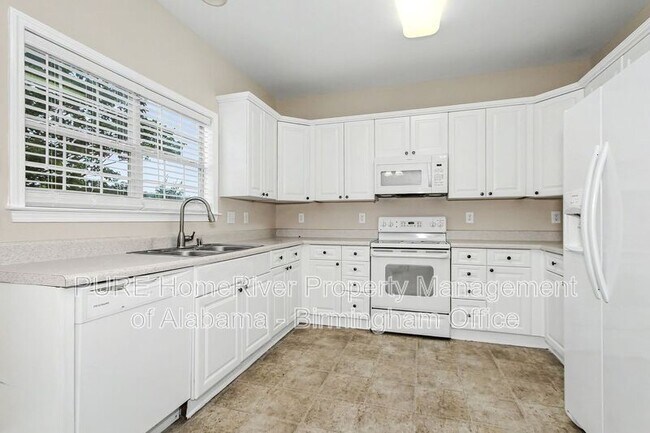 Building Photo - 963 Old Cahaba Dr