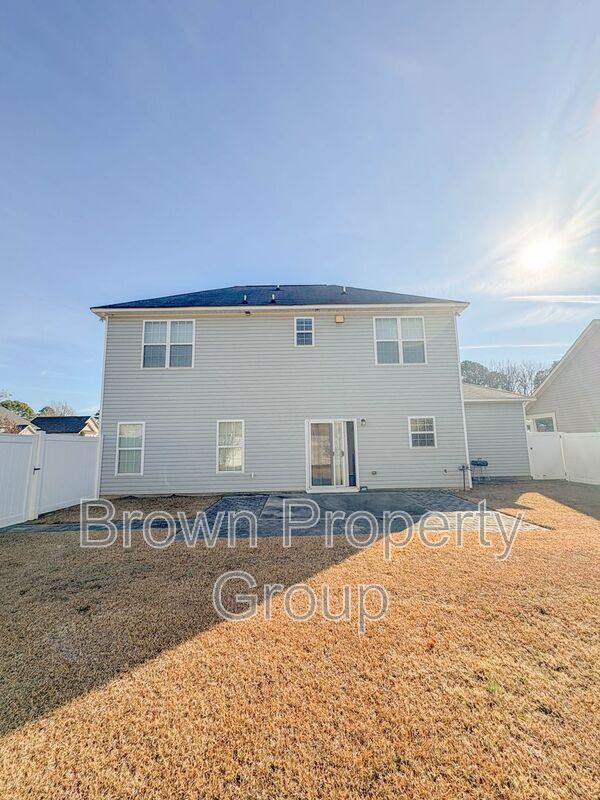 Building Photo - 1804 Shady Knoll Ln